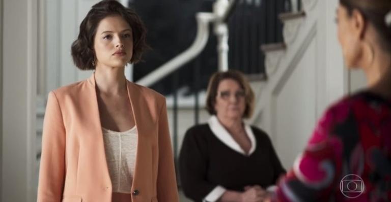 Em ‘A Dona do Pedaço’, Maria da Paz volta à mansão e enfrenta Josiane na miséria