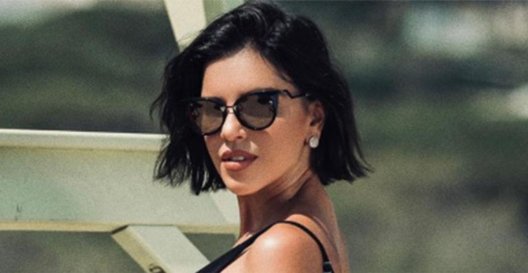 Mariana Rios empina o bumbum em clique ousado em St. Tropez