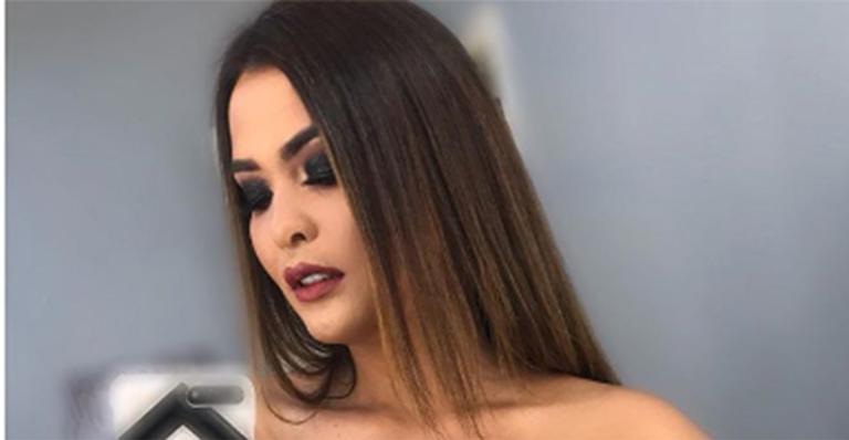 Geisy Arruda usa macaquinho com decote maxi e fãs ironizam: ”Até que enfim de roupa”