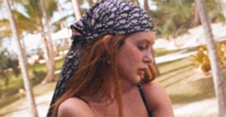 Marina Ruy Barbosa ostenta corpão em clique de micro biquíni na Bahia