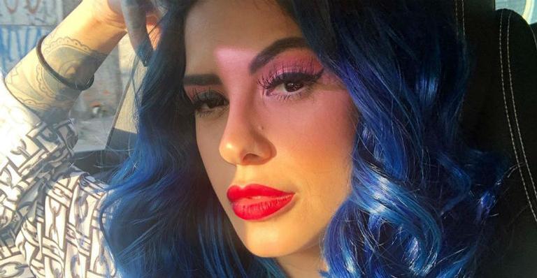 Tati Zaqui surge de lingerie rosa e fãs enlouquecem: ”Meu coração descompassou”
