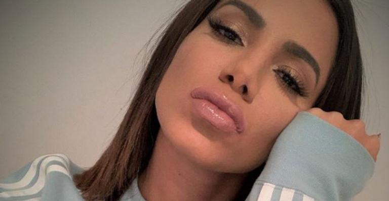 Anitta cancela programa de TV para tratar doença