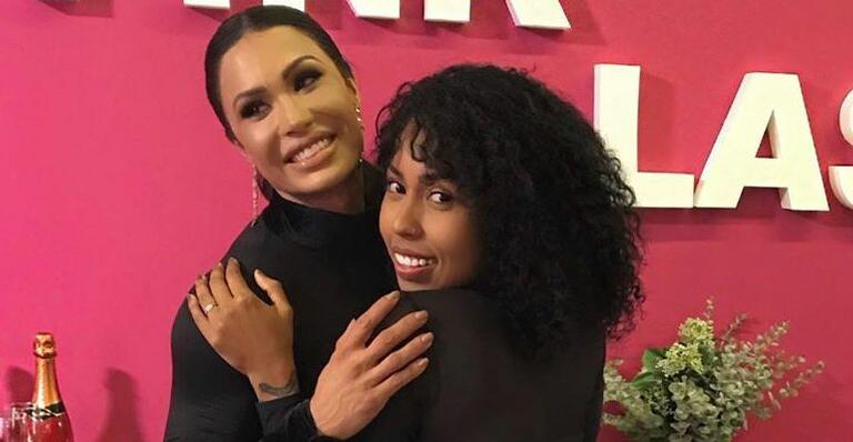 Irmã de Gracyanne Barbosa se derrete ao apresentar novo namorado gato e sarado: ”Deus me deu você”