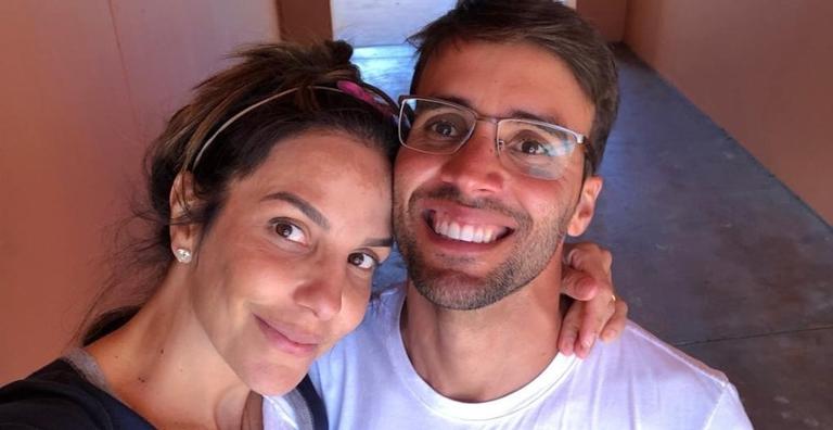 Ivete Sangalo malha ao lado do marido e arranca suspiros dos internautas: ”Só quero se for assim”