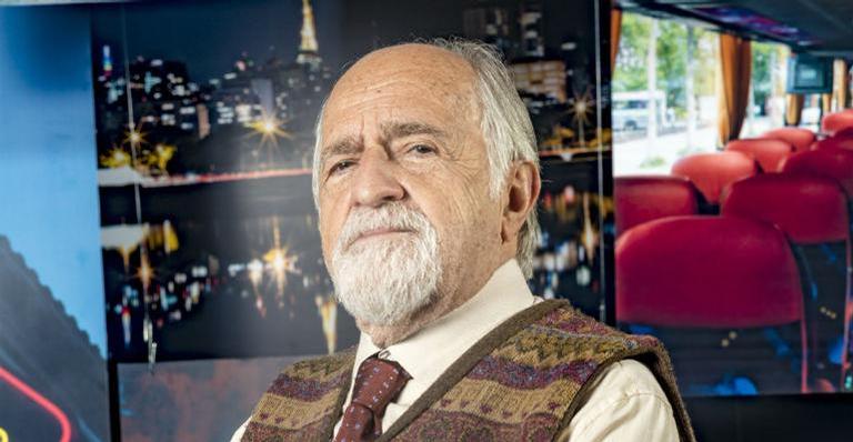 Aos 86 anos, Ary Fontoura se exercita e surpreende fãs: ”Hoje é dia de treino”