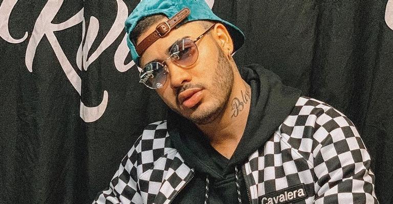 Fãs do Kevinho dão zoom em foto inusitada do cantor e reparam: ”E esse volume aí?”