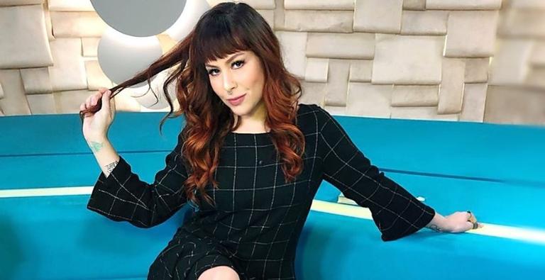 Pitty posta foto para recriar momento de sua antiga banda