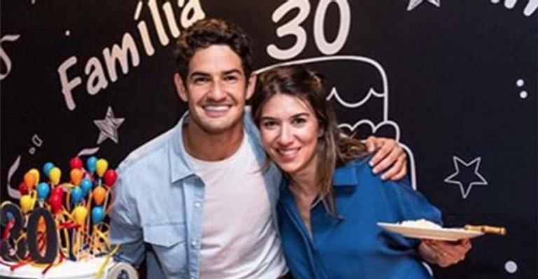 Alexandre Pato faz festa com Rebeca Abravanel e seguidor critica: ”Deveria treinar”