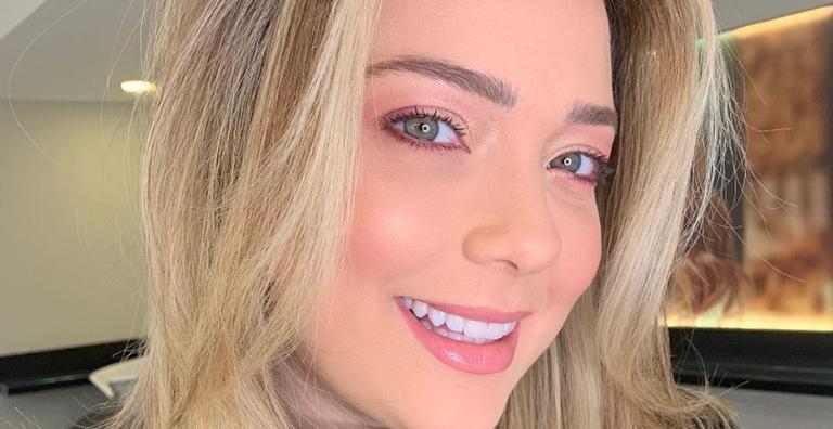 Grávida, Carol Dantas assusta amiga após sentir dor: ”Achou que eu ia parir”