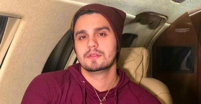 Luan Santana compartilha foto após acordar e fãs vão à loucura: ”Só queria acordar com você”