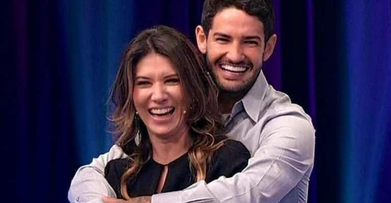 Alexandre Pato invade ‘Roda a Roda’, faz surpresa para Rebeca Abravanel e dançam coladinhos