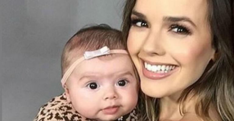 Thaeme Mariôto conta que Liz, sua filha de 4 meses, está fazendo fisioterapia