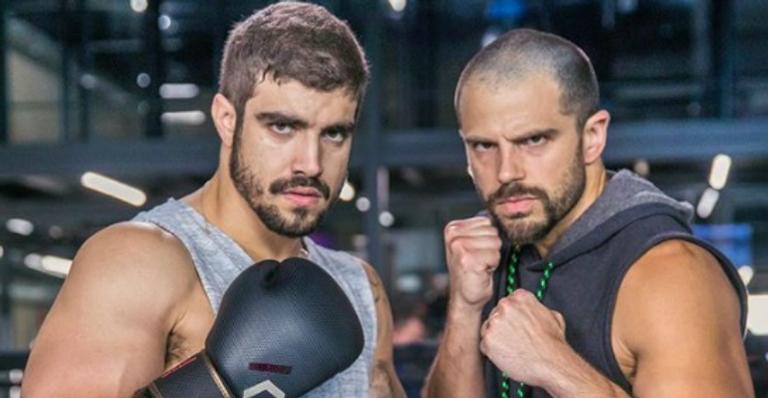 Caio Castro e Duda Nagle levam fãs à loucura com foto sem camisa