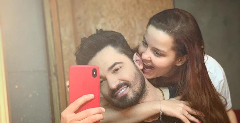 Maiara surpreende Fernando com buquê de flores: ”Melhor coisa que me aconteceu”