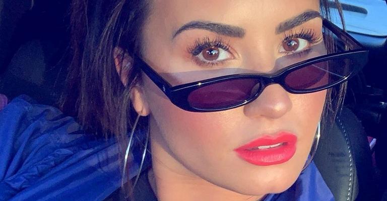 Demi Lovato assume celulites e curvas em foto de biquíni: ”Cansada de ter vergonha do meu corpo”