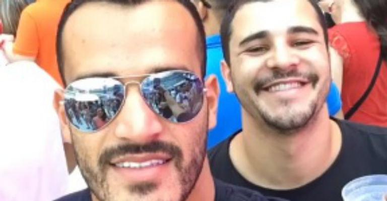 Filho caçula de Cafu emociona com vídeo da última partida de futebol do irmão