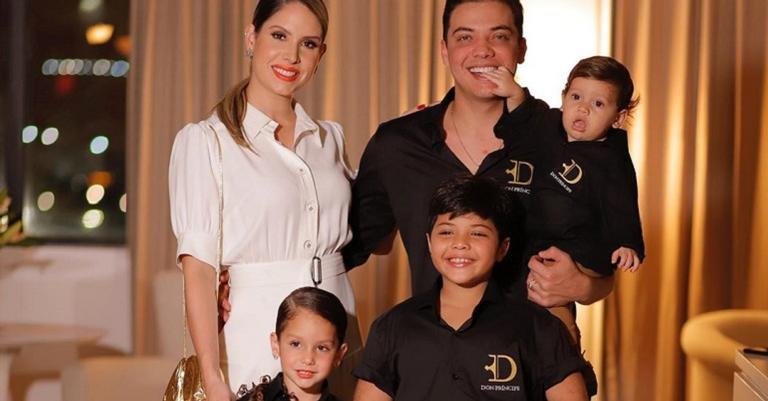 Aniversariante, Wesley Safadão posa com os filhos e a esposa: ”Meu coração fora do peito”