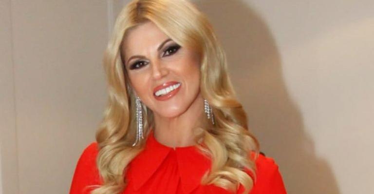 Val Marchiori sai do programa ‘Tricotando’ da RedeTV!