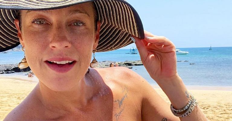 Luana Piovani exibe corpo em fotos de biquíni em Noronha: ”Tempo não passa pra você”