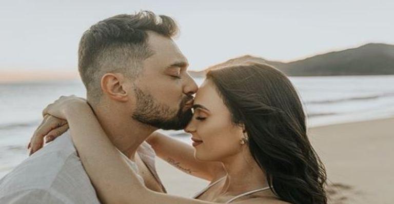Bailarina do Faustão faz casamento em plena segunda-feira e as fotos são incríveis; confira
