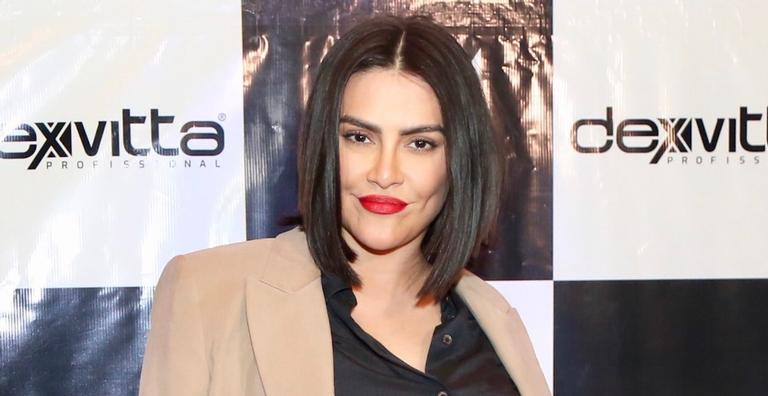 Ao lado de Lucas Lucco, Cleo rouba a cena em evento com look estiloso
