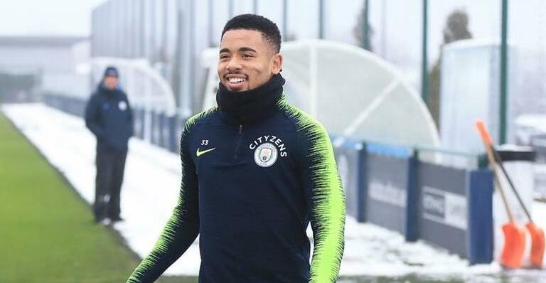 Gabriel Jesus faz tatuagem em homenagem ao ator Roberto Bolaños, o Chaves