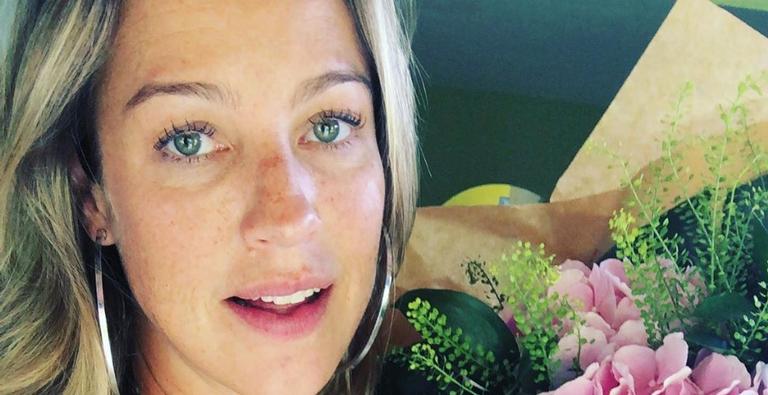 Luana Piovani rebate críticas sobre seu corpo: ”Umbigo tá quase na testa”
