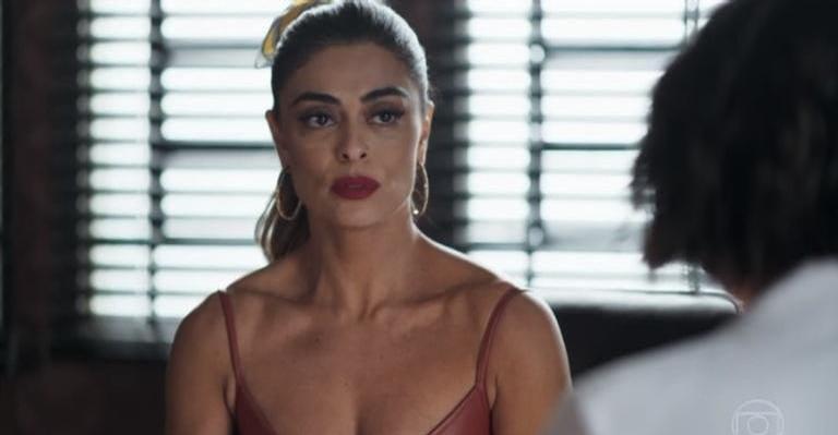 Maria da Paz conhece suposta filha trocada na maternidade e fica impactada em ”A Dona do Pedaço”