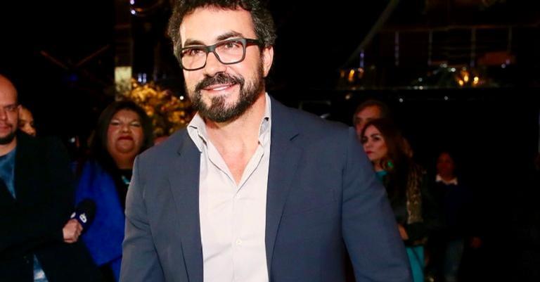 Padre Fábio de Melo faz homenagem a Roberto Carlos