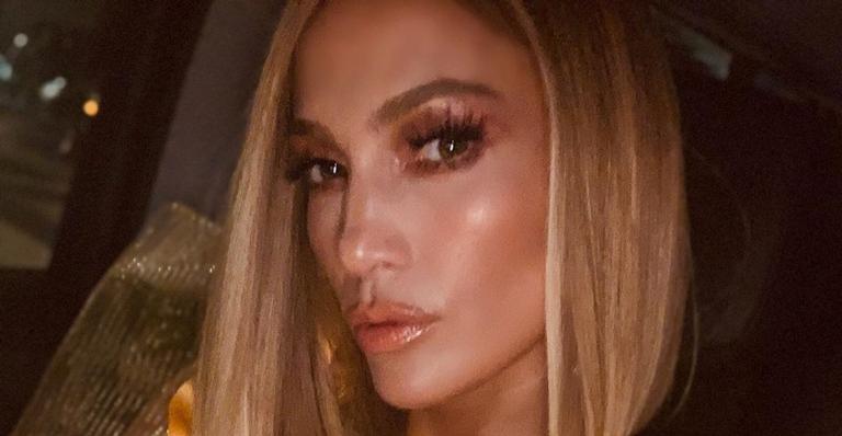 Jennifer Lopez se desequilibra e se acidenta em sacada acenando para fãs