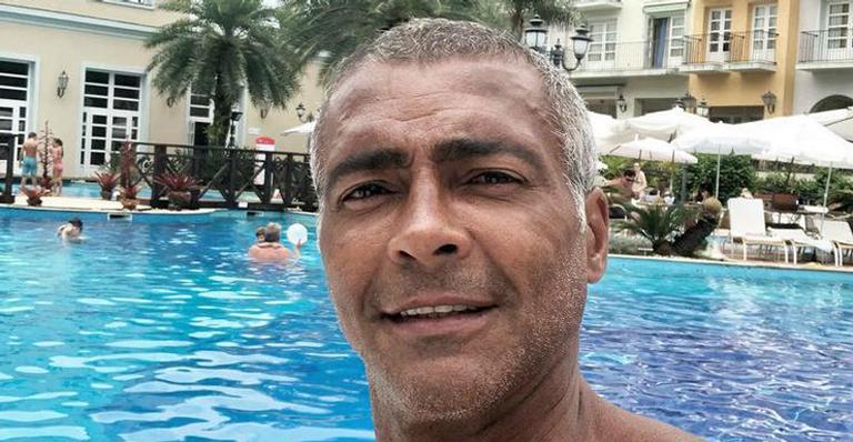 Ela cresceu! Filha de Romário posa de biquíni e exibe corpão na web