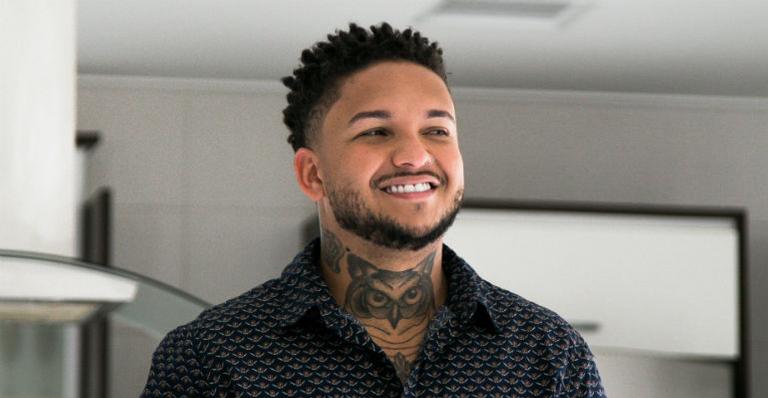Sucesso do pagode, Suel grava vídeo para nova música, ‘Amor de Amante’