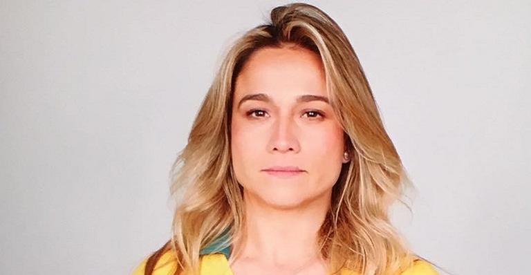 Fernanda Gentil deixa escapar e exibe tatuagem gigante no quadril durante drenagem