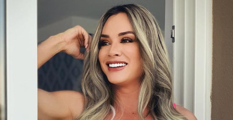 Juju Salimeni surge ao lado de seus cachorrinhos e arranca suspiros da web: ”Quanta fofura”