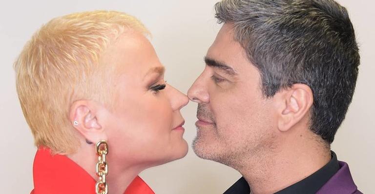 Xuxa se declara e prepara festança surpresa para Junno Andrade nos bastidores do ‘Dancing Brasil’