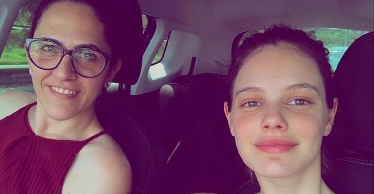 Esperando primeiro filho, Laura Neiva revela que sua mãe também está grávida