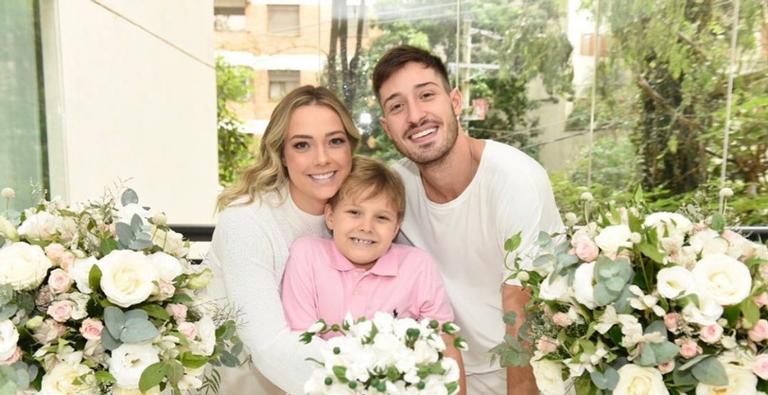 Carol Dantas posta clique na reta final da gravidez e revela data limite para a chegada de Valentin