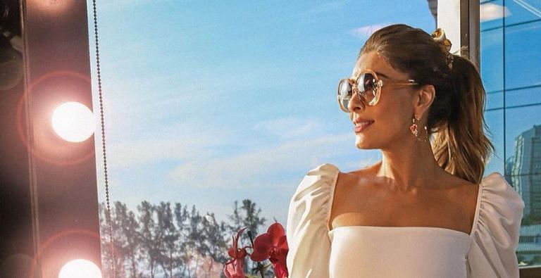 Juliana Paes mostra de pertinho os bolos vendidos por sua personagem em ‘A Dona do Pedaço’