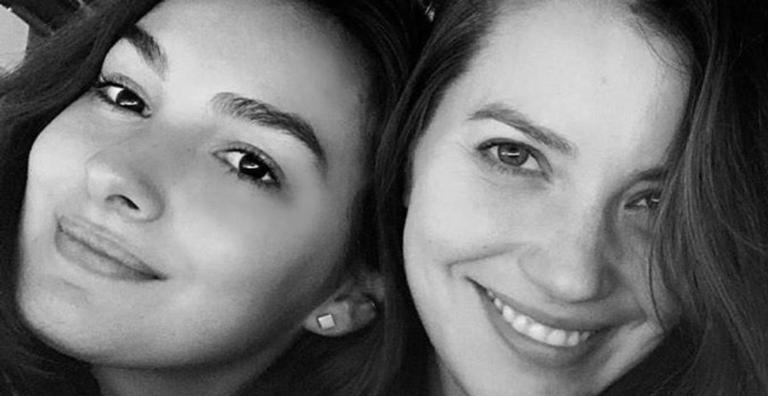 Marina Moschen e Nathalia Dill praticam ioga juntas e compartilham vídeo divertido