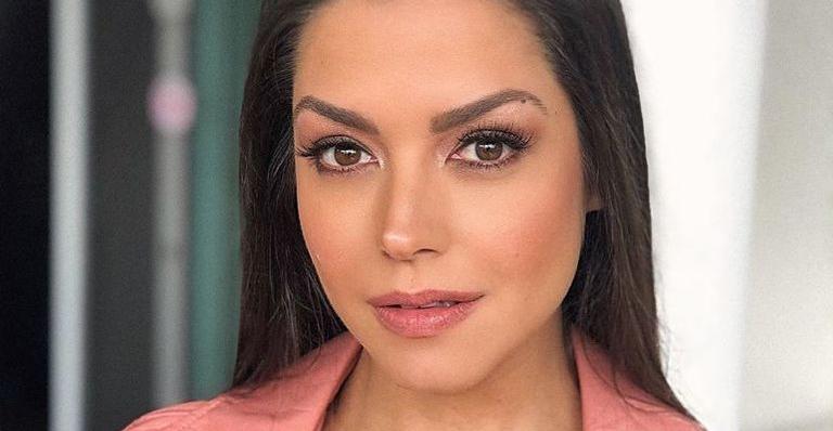 Thais Fersoza arrasa em pretinho nada básico para acompanhar o maridão, Michel Teló, no ‘The Voice’