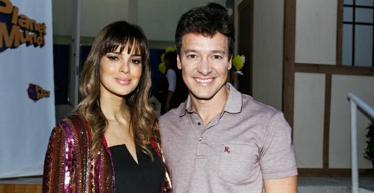 Vera Viel surge beijando Rodrigo Faro em Londres e encanta a web: ”Casal perfeito”