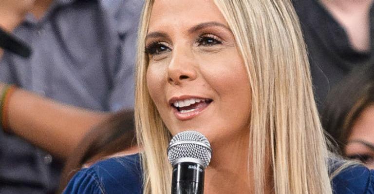 Carla Perez aparece grávida na web e seguidores vibram: ”Mamãe linda”