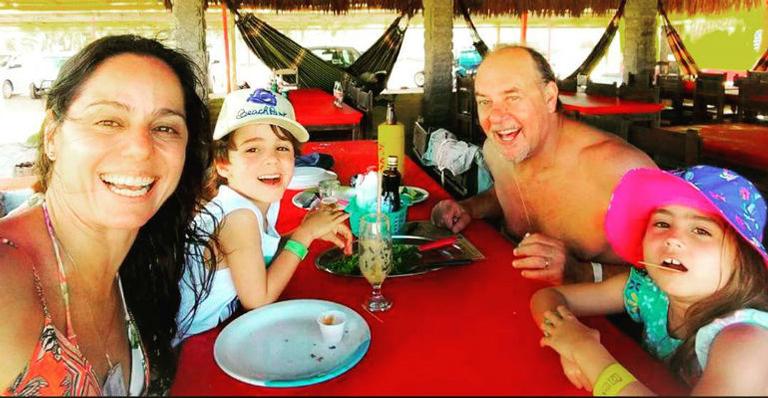 Claudia Mauro posta foto para revelar separação com Paulo Cesar Grande: ”Vivemos em harmonia”