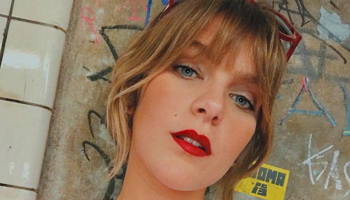 Isabella Santoni compartilha registro na Flórida e hematomas chamam atenção dos fãs