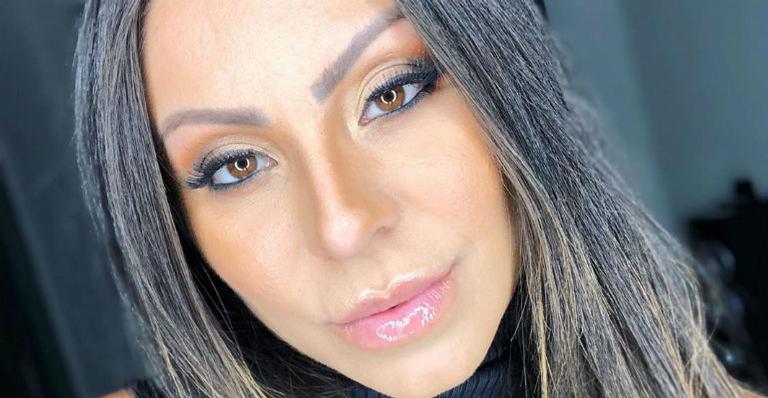 Andressa Ferreira, esposa de Thammy Miranda, surge de lingerie e exibe barrigão