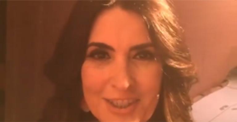 Fátima Bernardes é surpreendida pela equipe do Encontro e não segura a emoção