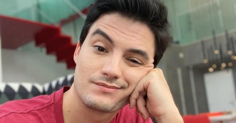 Alvo de ameaças, Felipe Neto tranquiliza fãs: ”Já tirei minha mãe do Brasil”