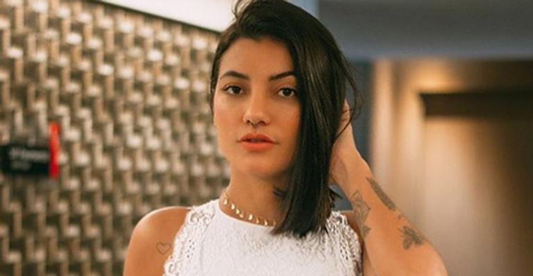 De biquíni, Gabi Prado sensualiza na web e recebe elogios: ”Gata”