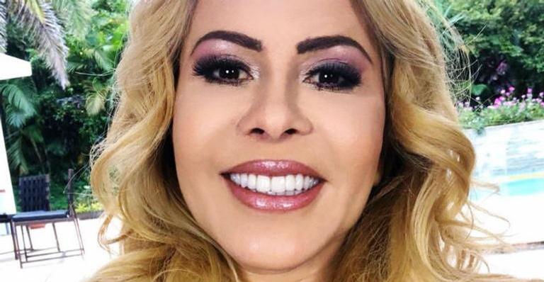 Joelma se veste de índia e foto chama atenção nas redes sociais