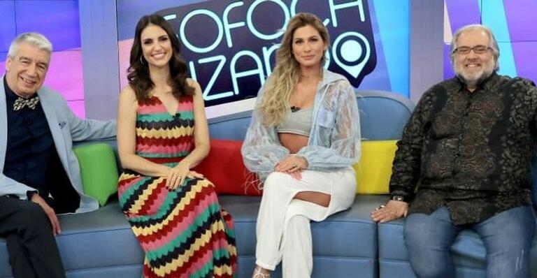 Nova no ‘Fofocalizando’, Chris Flores posa com Lívia Andrade e chama colega de Maria da Paz